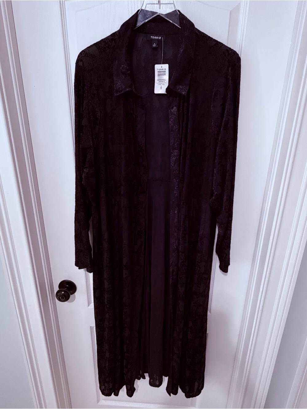 NWT - TORRID Velvet Burnout Deep Black Kimono/Duster Size 4X (26) - Picture 6 of 10